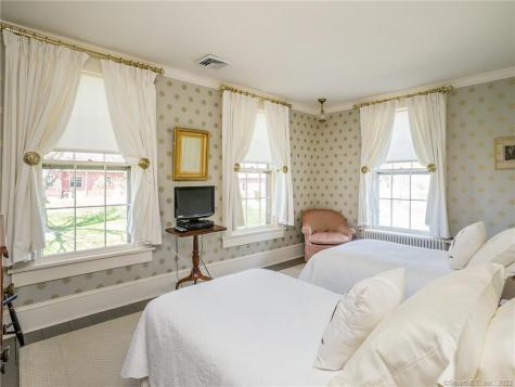15 Hopkins Road Warren CT 06777