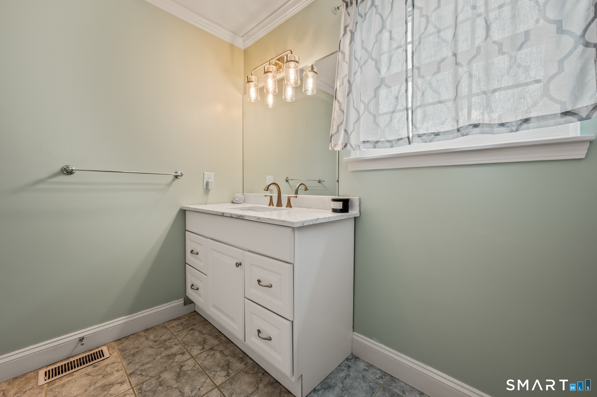 190 Tomlinson Avenue Plainville CT 06062