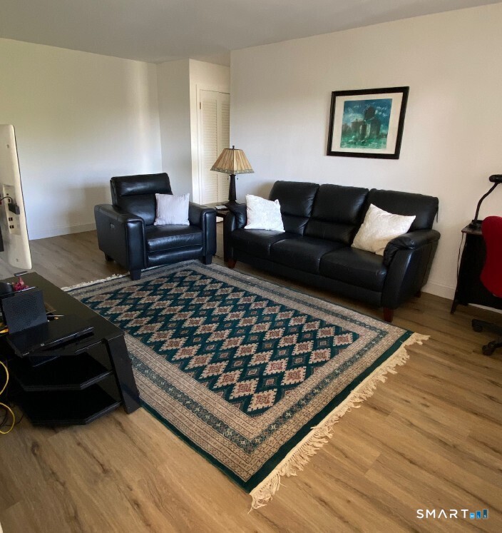 6 Canterbury Court Brookfield CT 06804
