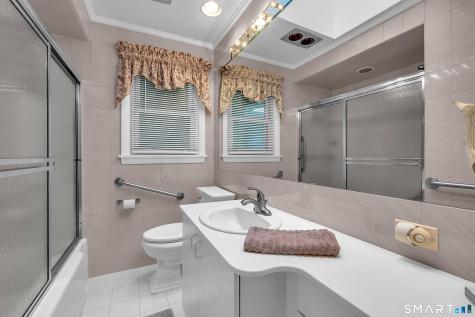 71 Beach Avenue Madison CT 06443