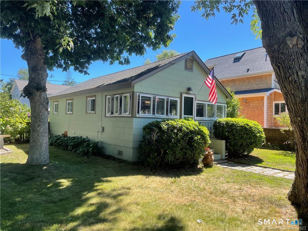 17 Wolcott Avenue Stonington CT 06378