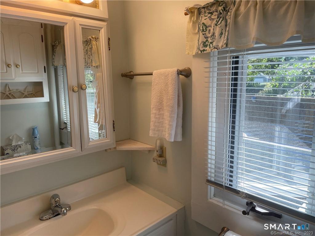 17 Wolcott Avenue Stonington CT 06378