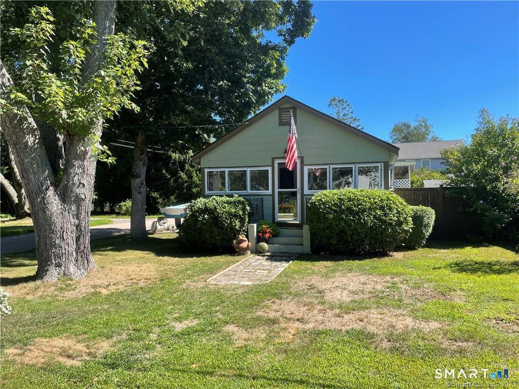 17 Wolcott Avenue Stonington CT 06378