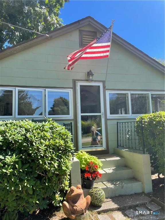 17 Wolcott Avenue Stonington CT 06378