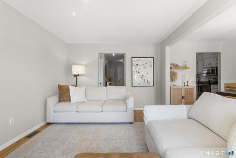 18 Tulip Drive Seymour CT 06483