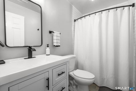 18 Tulip Drive Seymour CT 06483