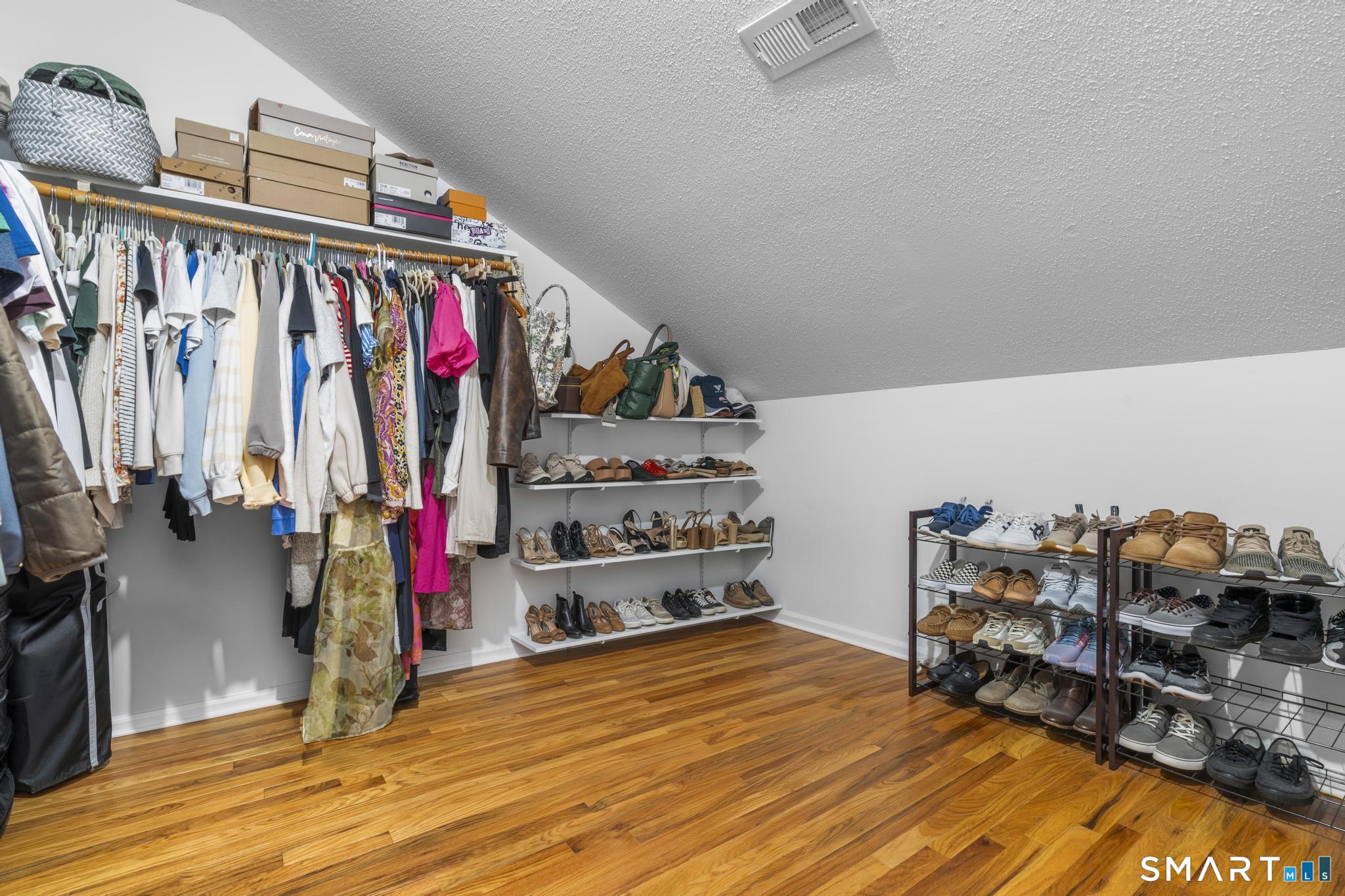 18 Tulip Drive Seymour CT 06483