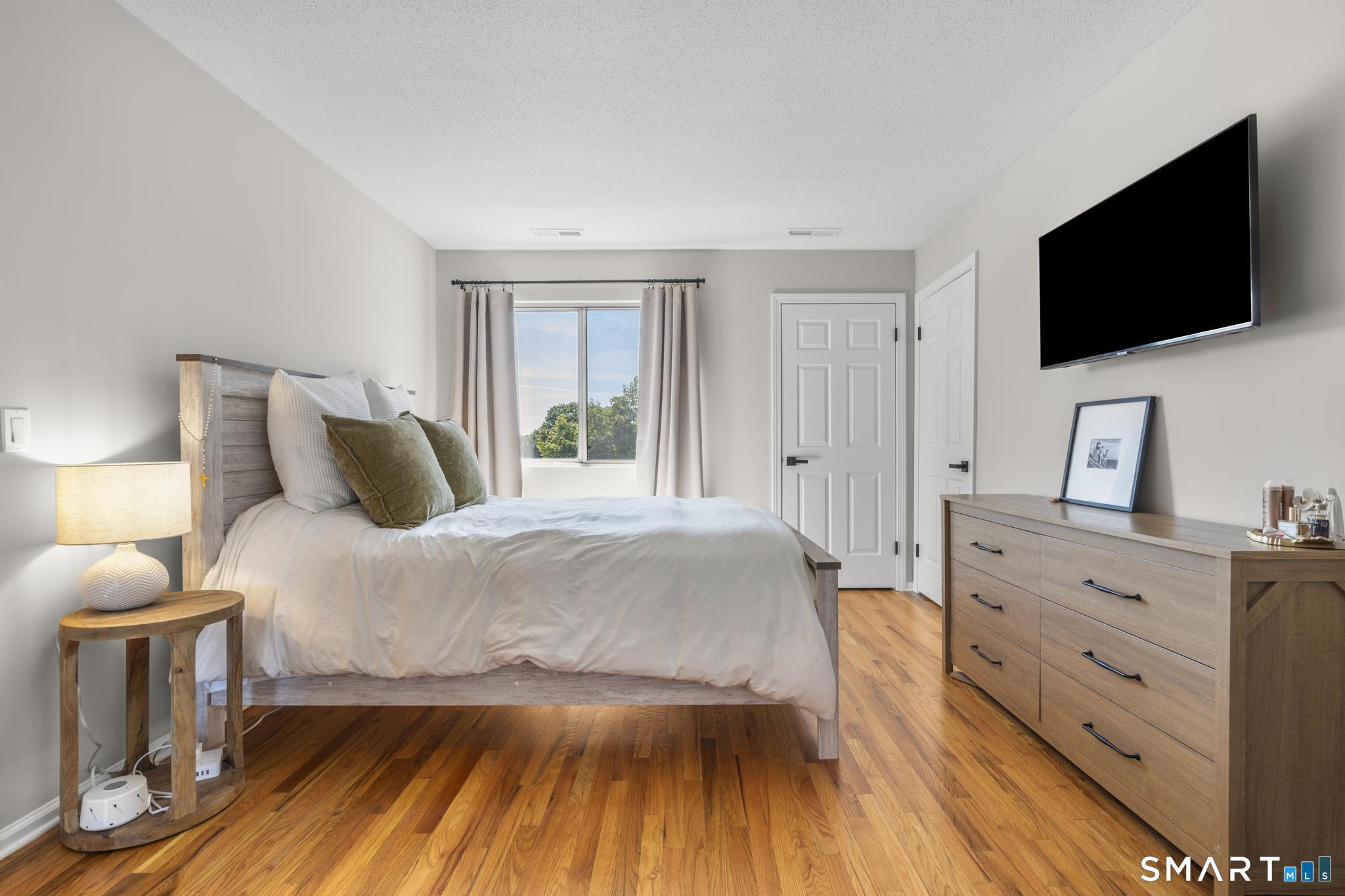 18 Tulip Drive Seymour CT 06483