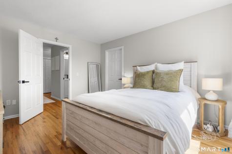18 Tulip Drive Seymour CT 06483
