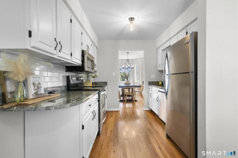18 Tulip Drive Seymour CT 06483