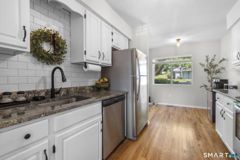 18 Tulip Drive Seymour CT 06483