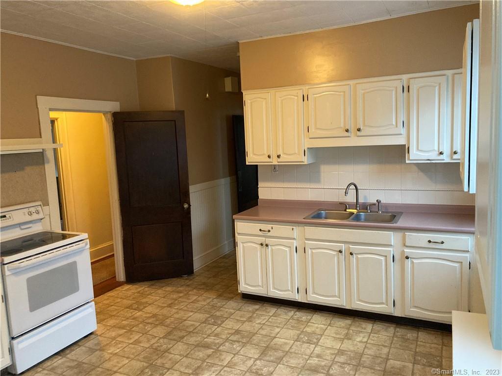 18 Maplewood Avenue West Hartford CT 06119