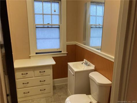 18 Maplewood Avenue West Hartford CT 06119