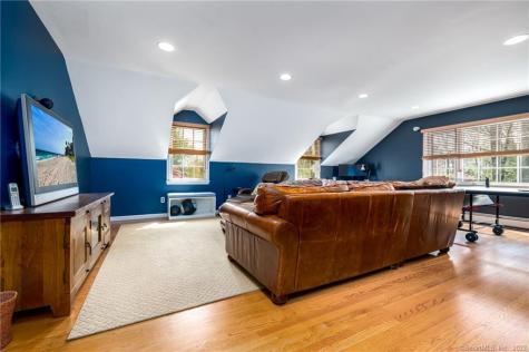266 West Haviland Lane Stamford CT 06903