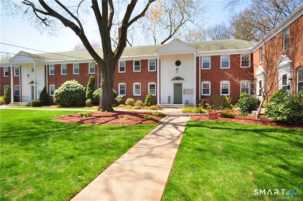 53 Robin Road West Hartford CT 06119