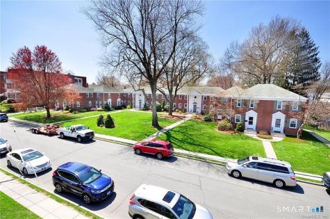 53 Robin Road West Hartford CT 06119