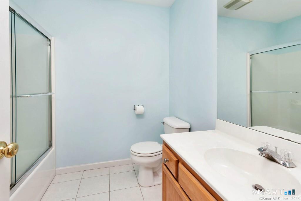 27 Copper Creek Circle Newtown CT 06470