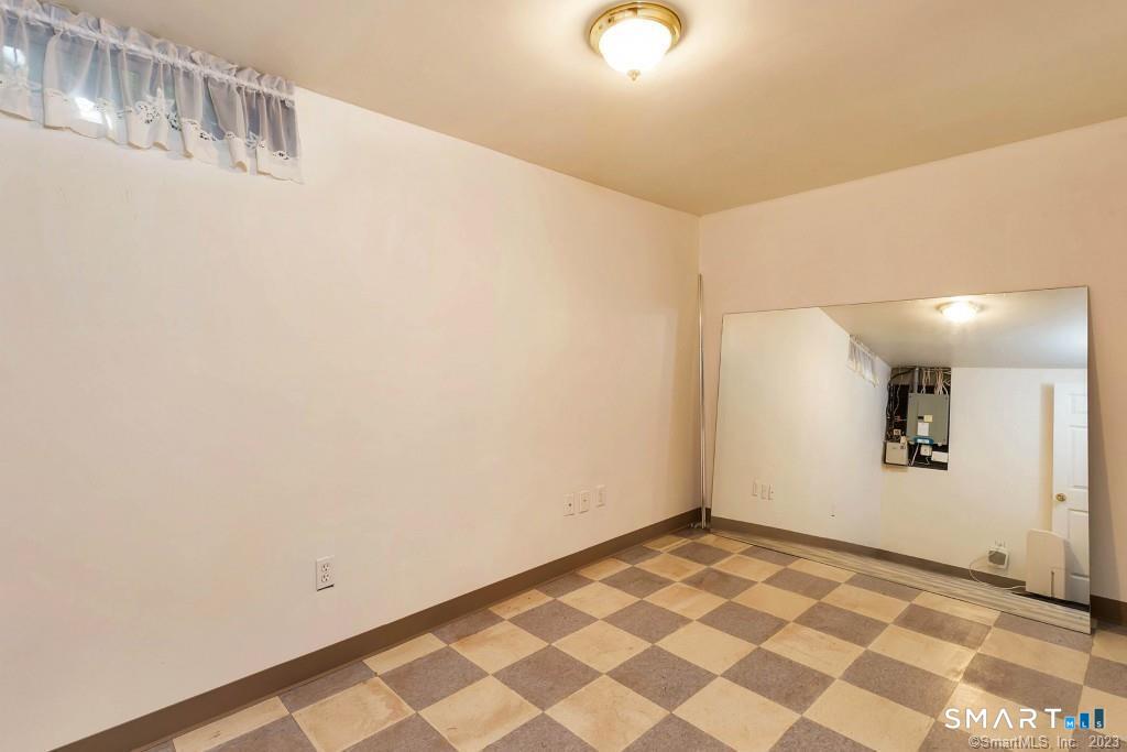 27 Copper Creek Circle Newtown CT 06470