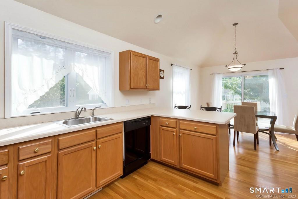 27 Copper Creek Circle Newtown CT 06470