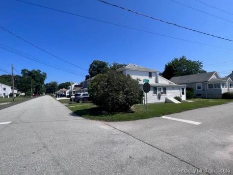 40 Portland Avenue Old Lyme CT 06371