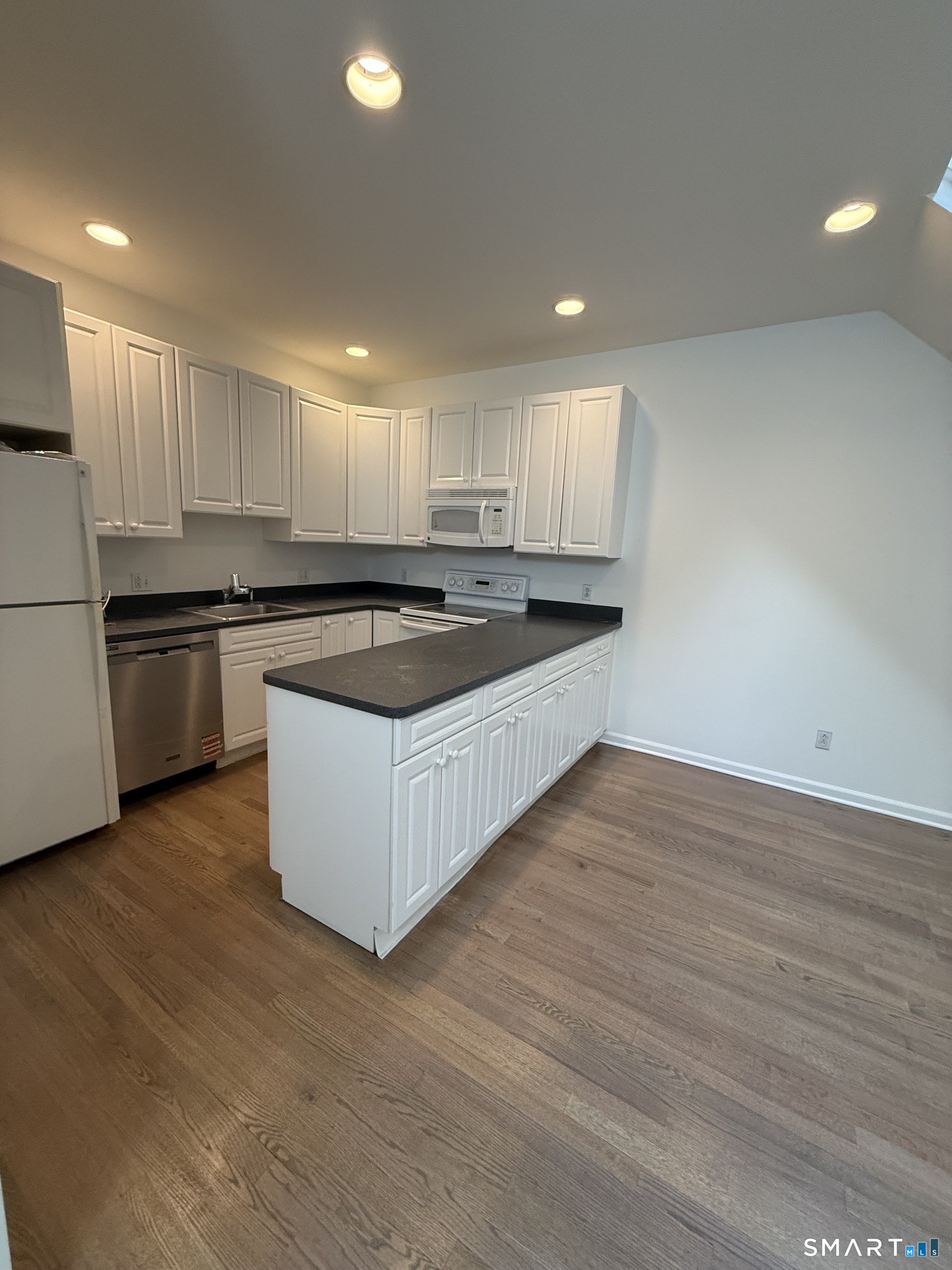 2435 Bedford Street Stamford CT 06905