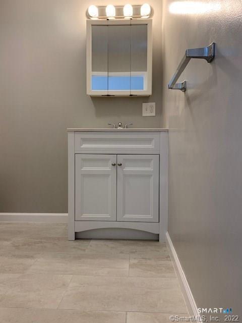 15 Krakow Street Derby CT 06418