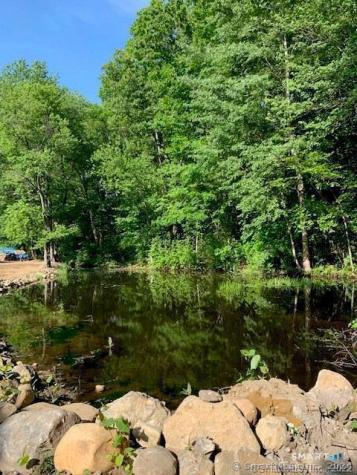 15 Krakow Street Derby CT 06418