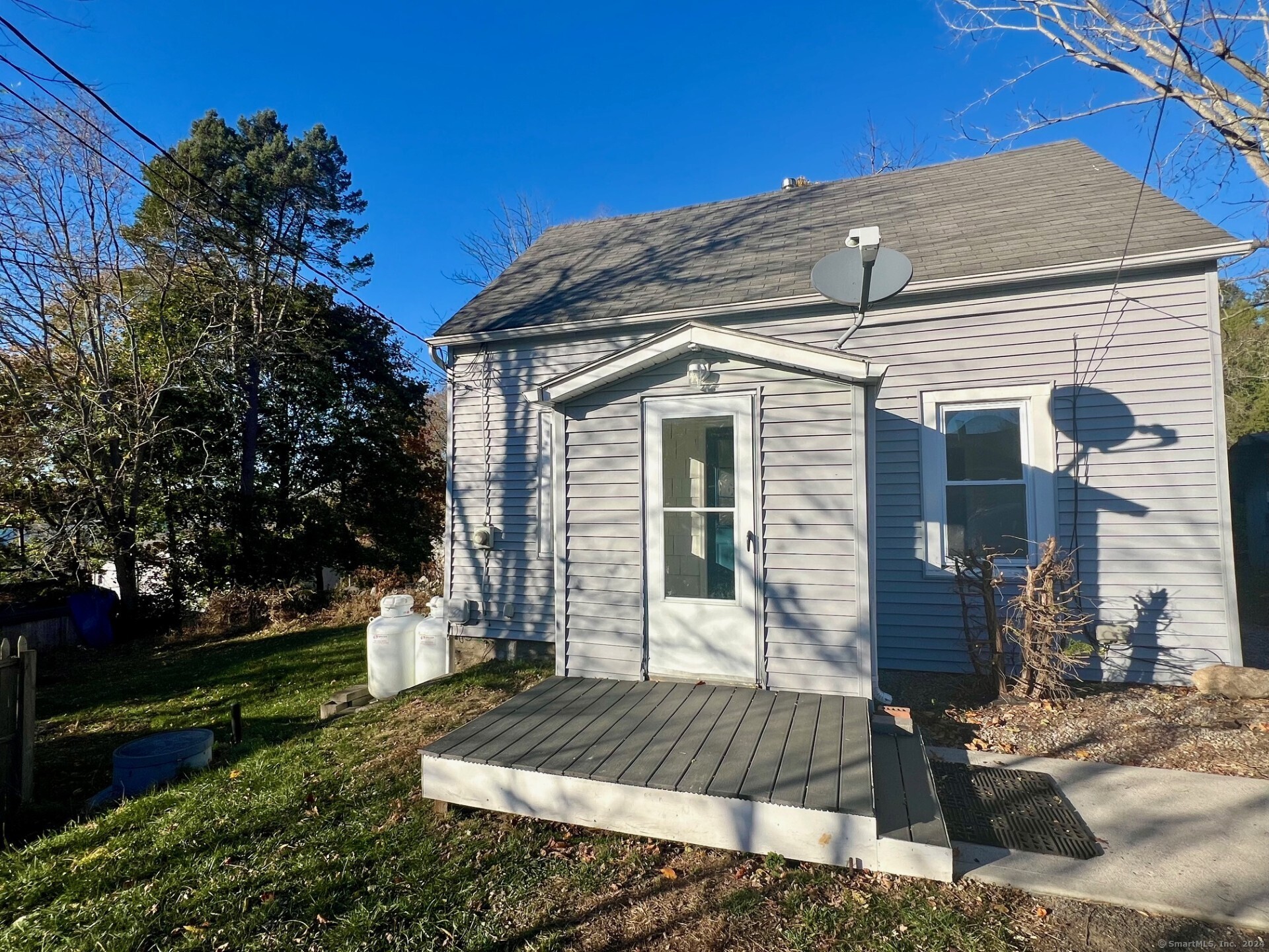 8 Burgeville Court Groton CT 06340