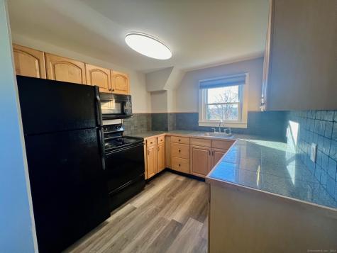 8 Burgeville Court Groton CT 06340
