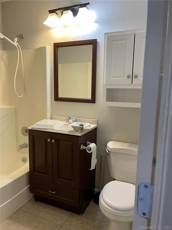 12 Cedar Court East Haven CT 06513