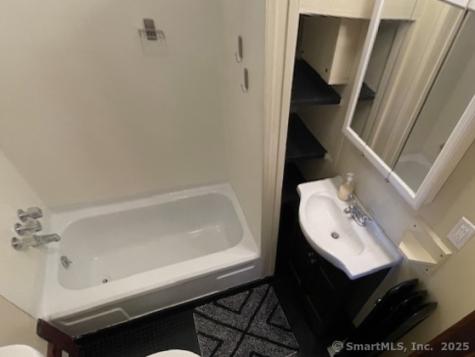 39 Pearl Street Groton CT 06355