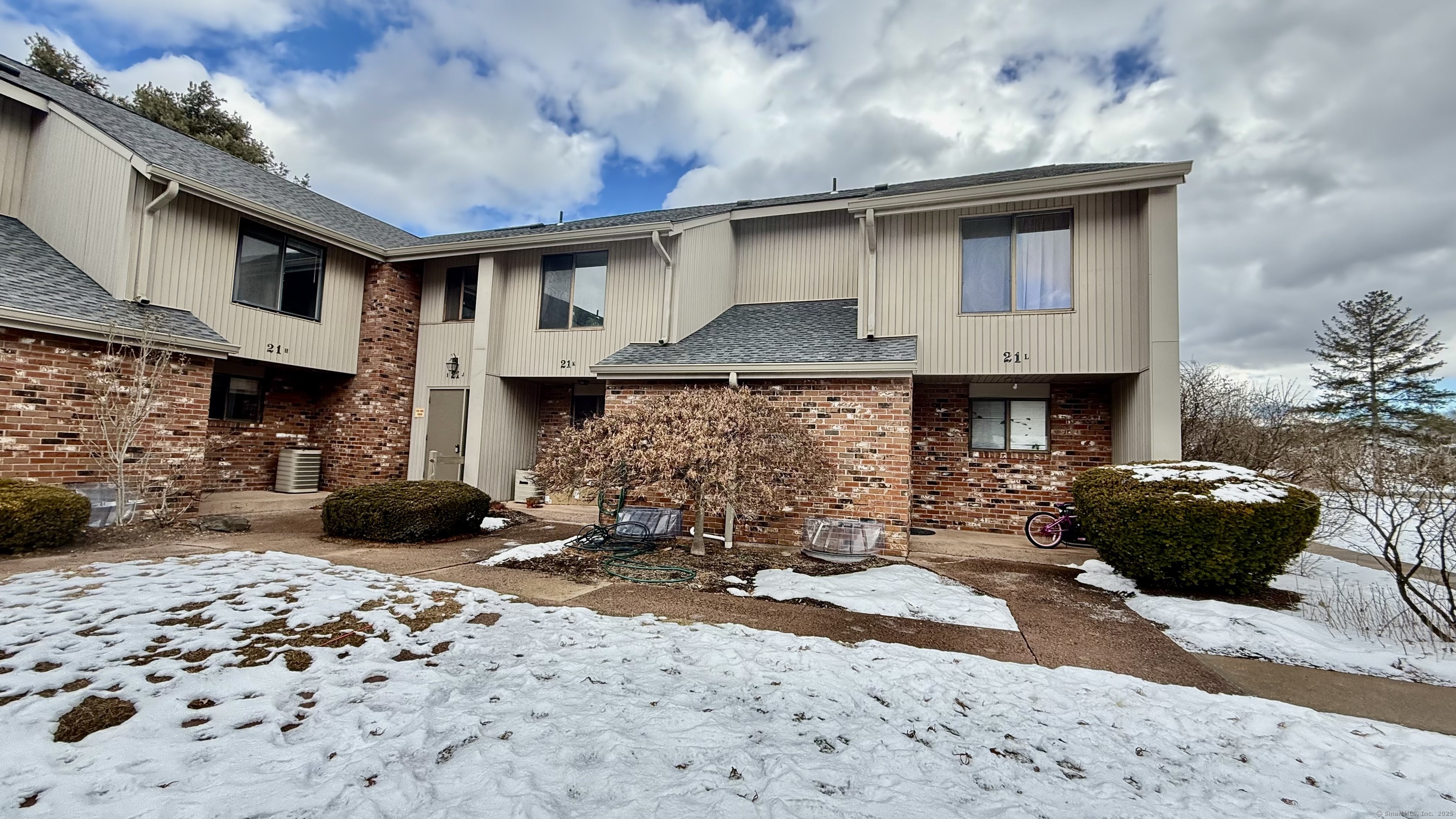 21 Amato Drive South Windsor CT 06074