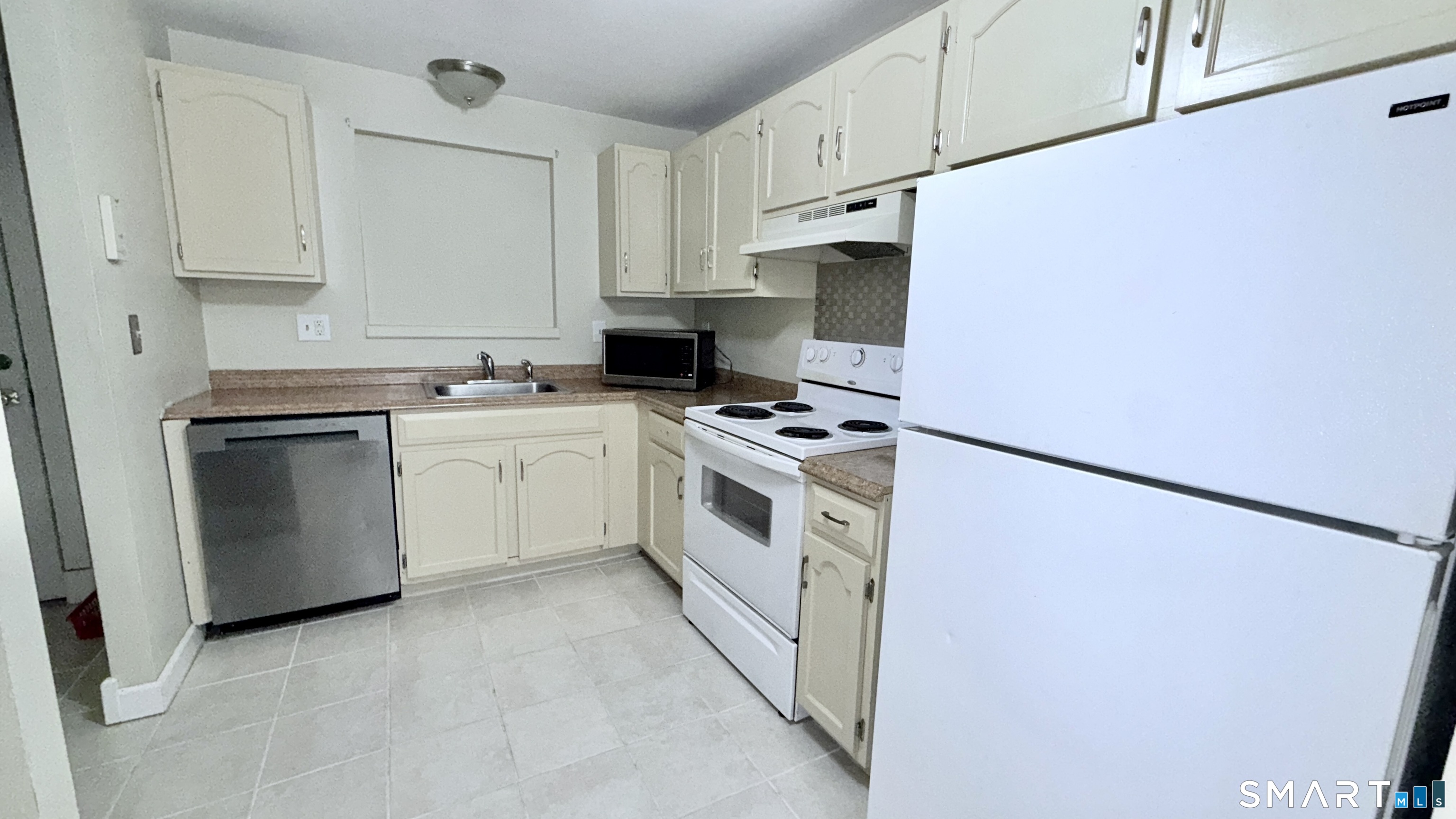 21 Amato Drive South Windsor CT 06074