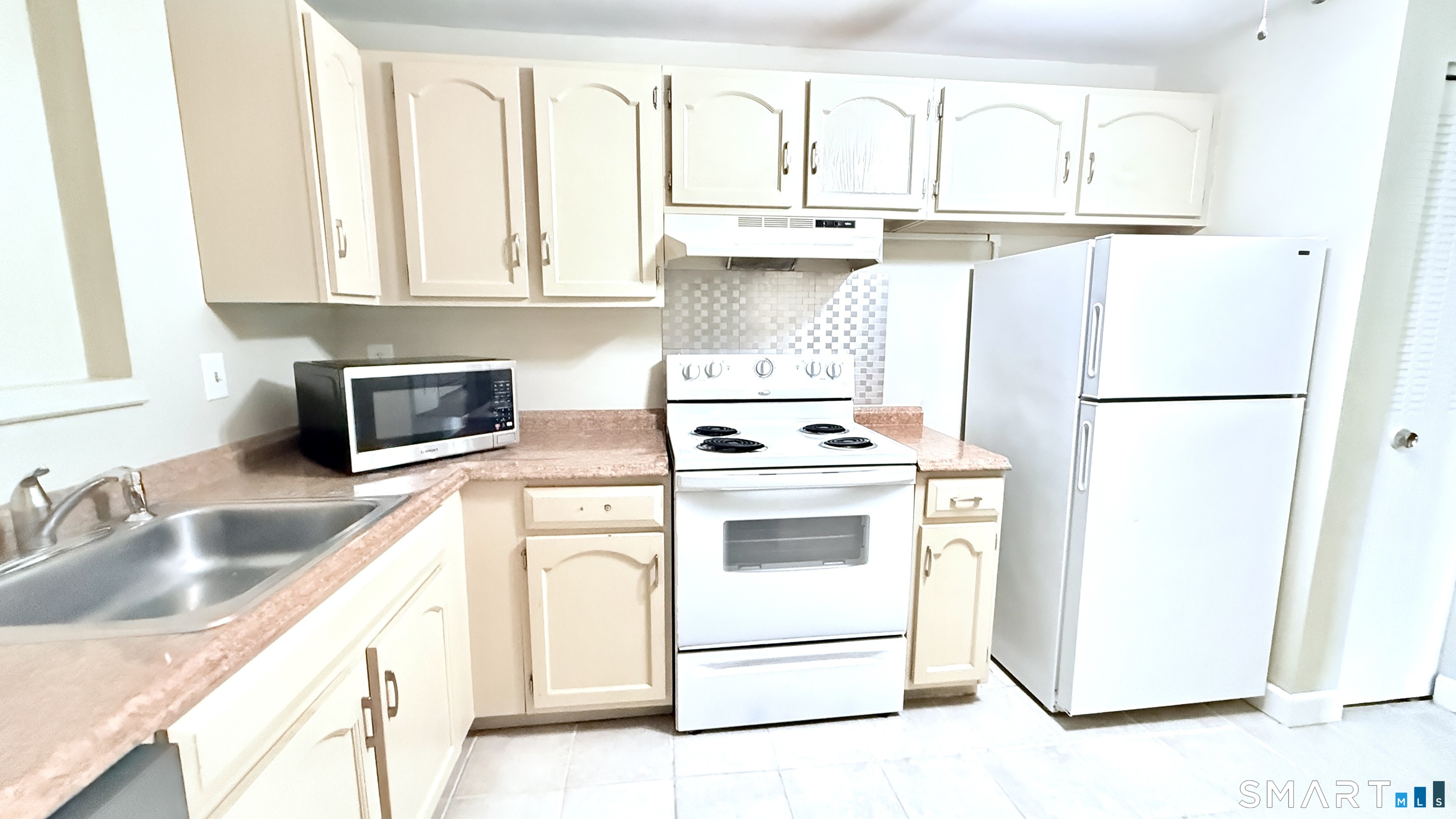 21 Amato Drive South Windsor CT 06074