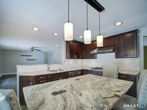 197 Maple Avenue North Haven CT 06473