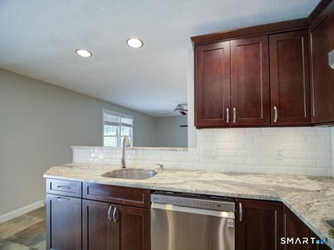 197 Maple Avenue North Haven CT 06473