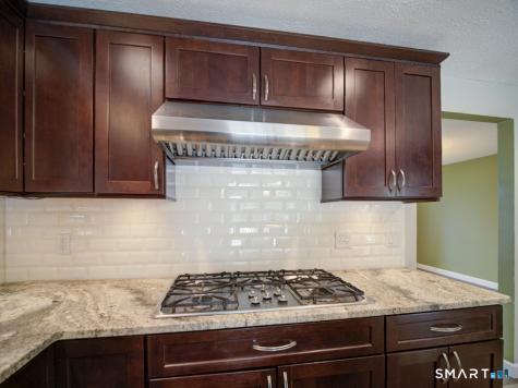 197 Maple Avenue North Haven CT 06473