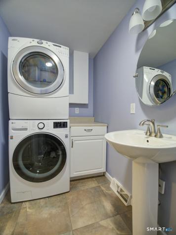 197 Maple Avenue North Haven CT 06473
