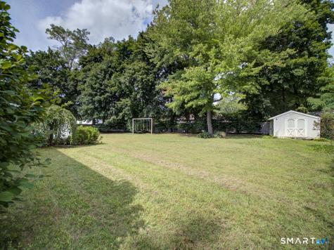 197 Maple Avenue North Haven CT 06473
