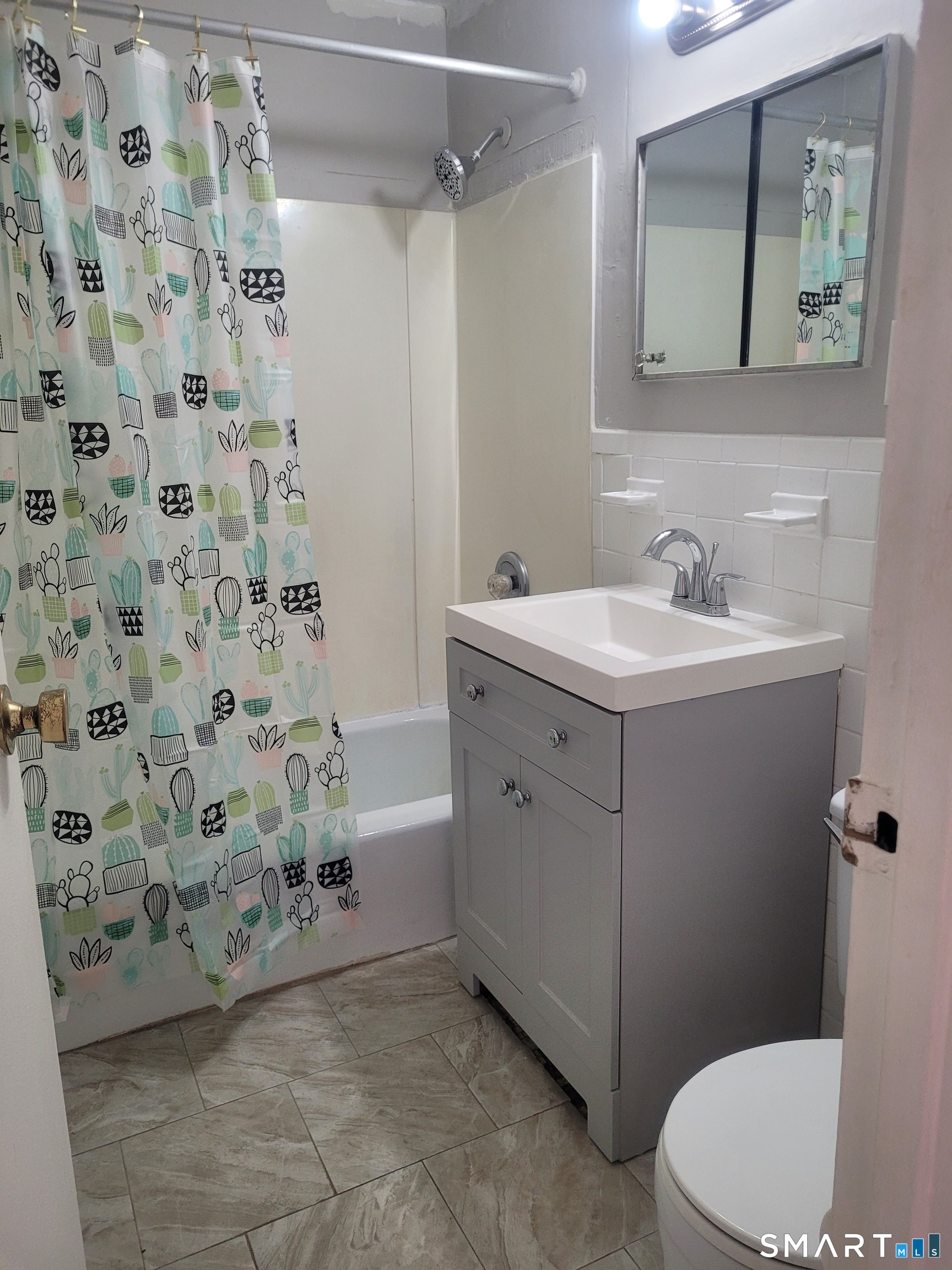 70 Farmington Avenue New London CT 06320