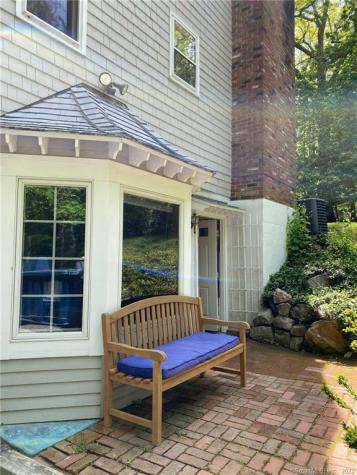 91 Raymond Street Darien CT 06820