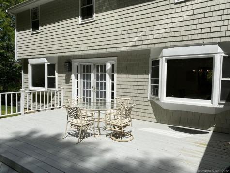 91 Raymond Street Darien CT 06820