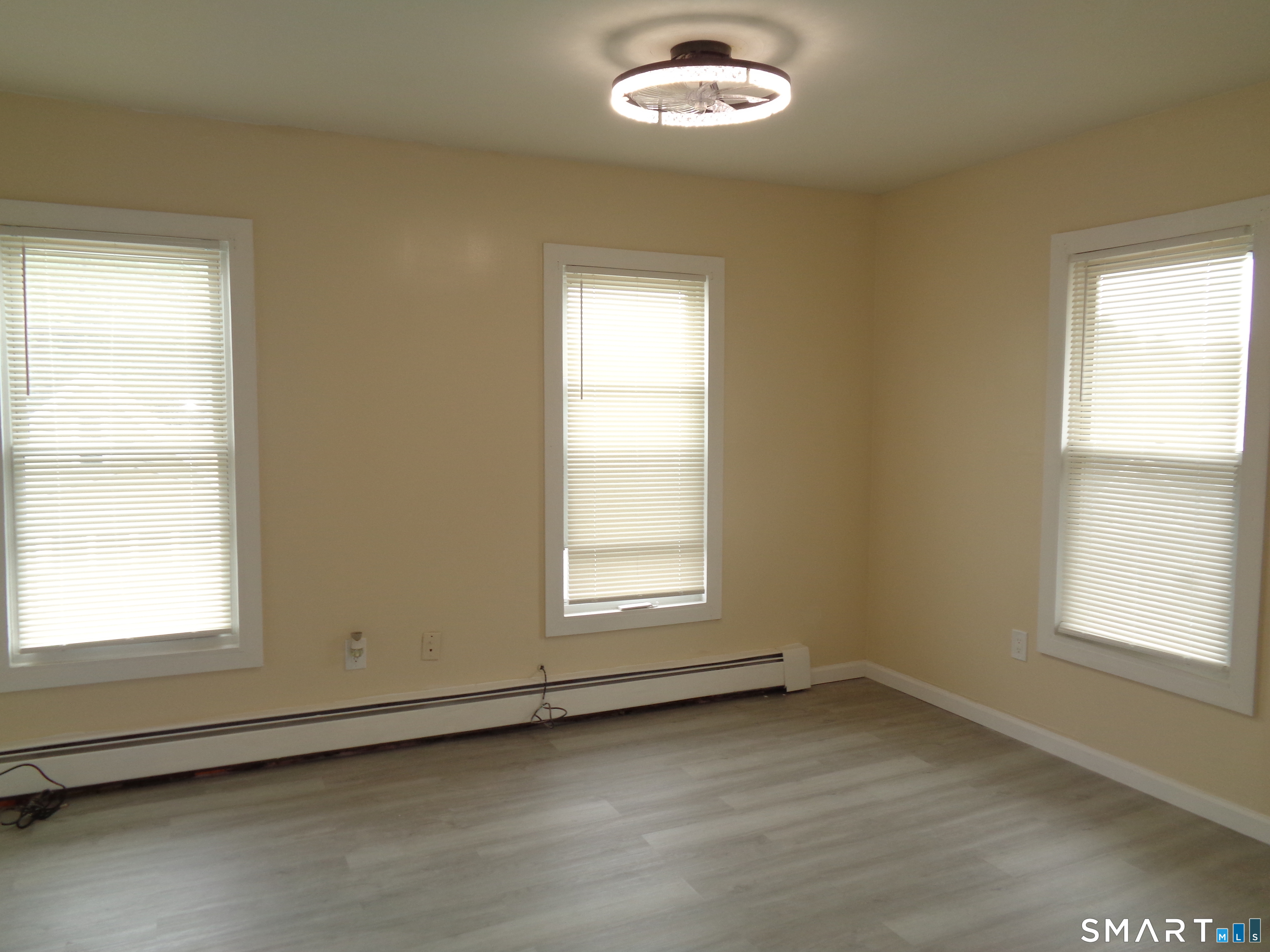 92 Smith Street Derby CT 06418