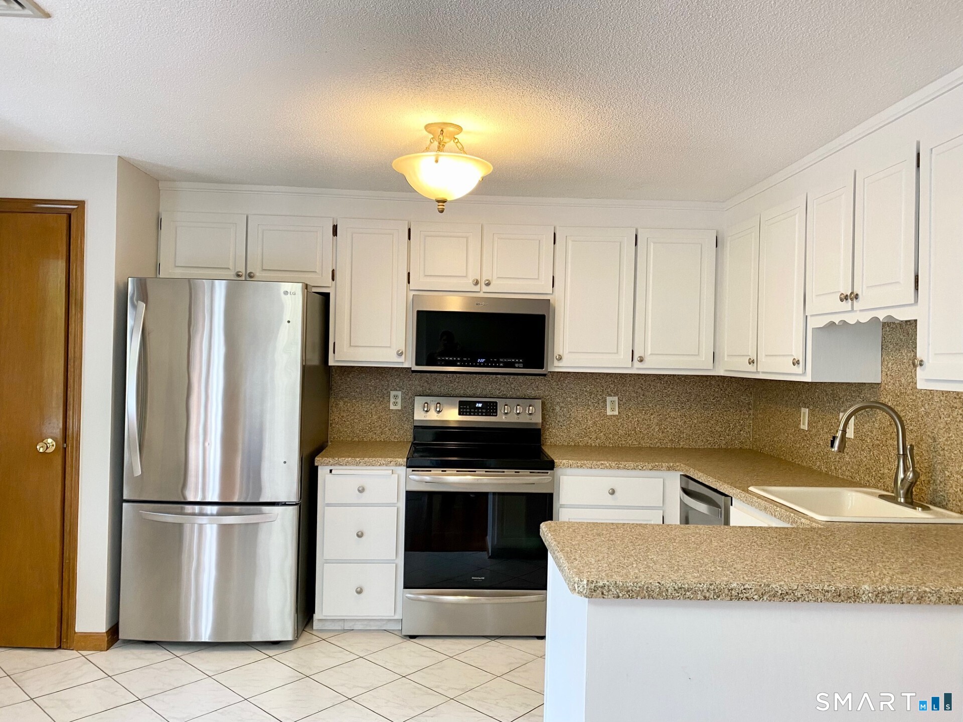 139 Songbird Lane Farmington CT 06032