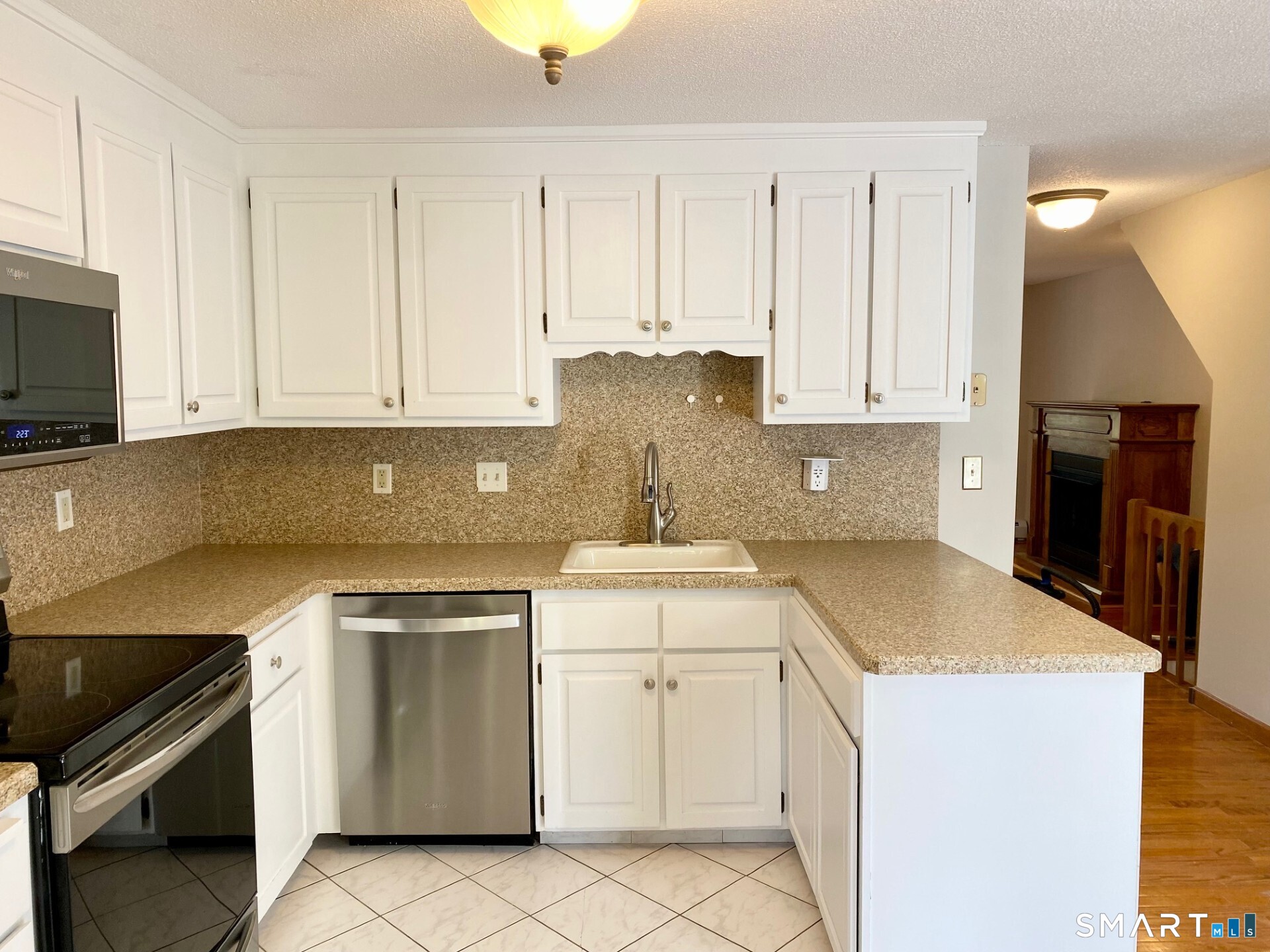 139 Songbird Lane Farmington CT 06032