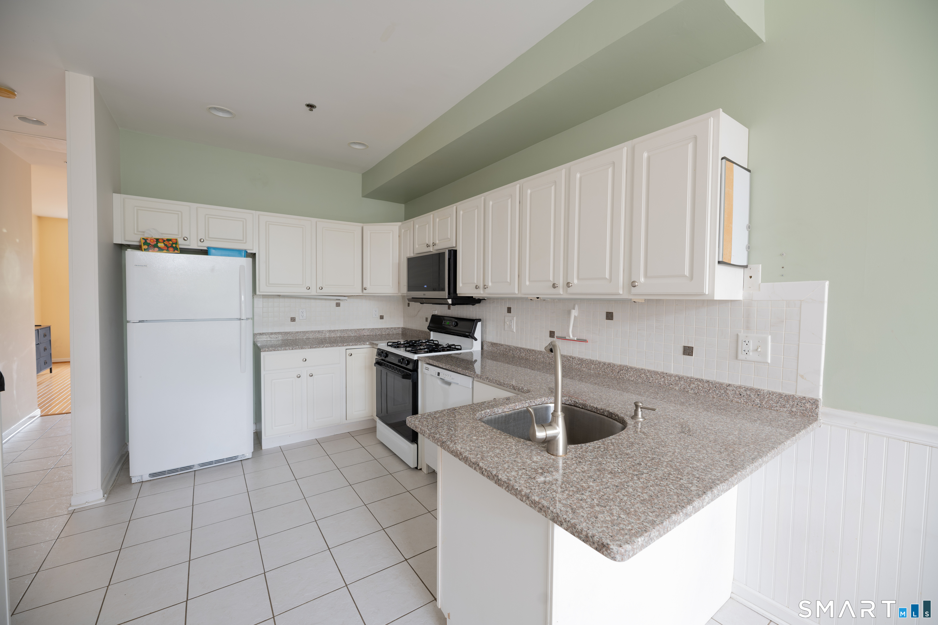 291 Silverbrook Road Orange CT 06477