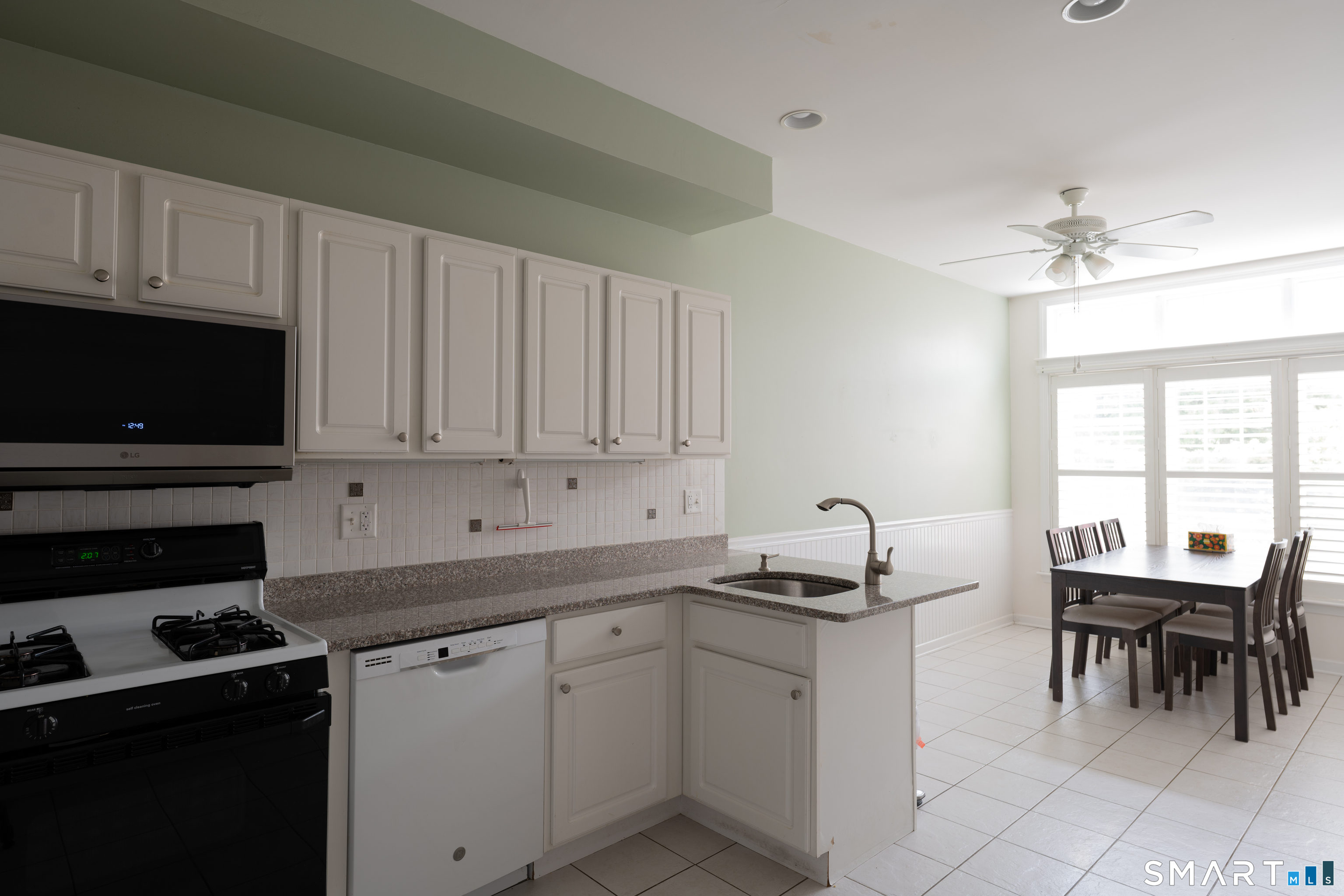 291 Silverbrook Road Orange CT 06477