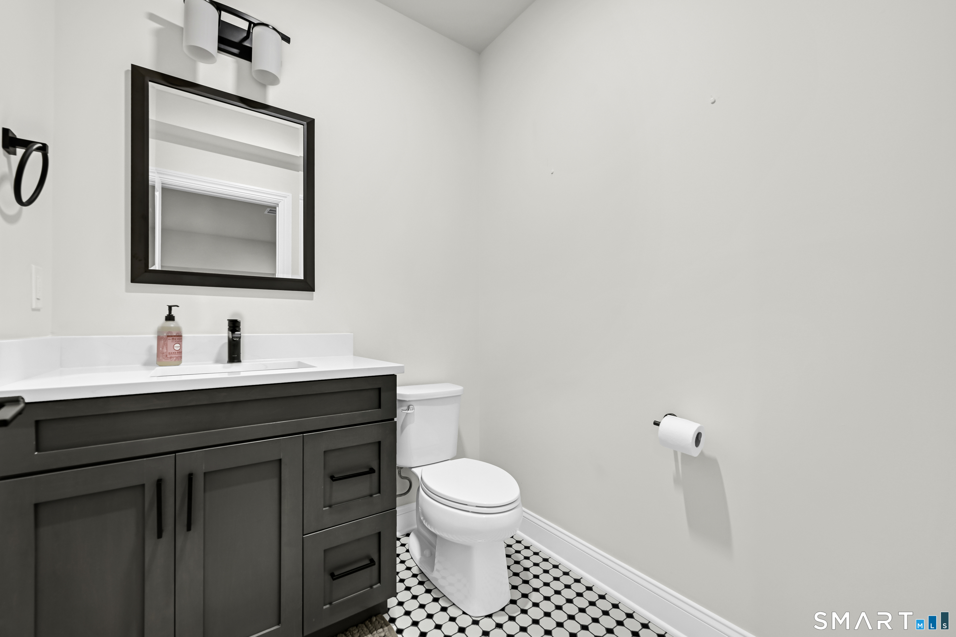 25 Soderman Way Cheshire CT 06410
