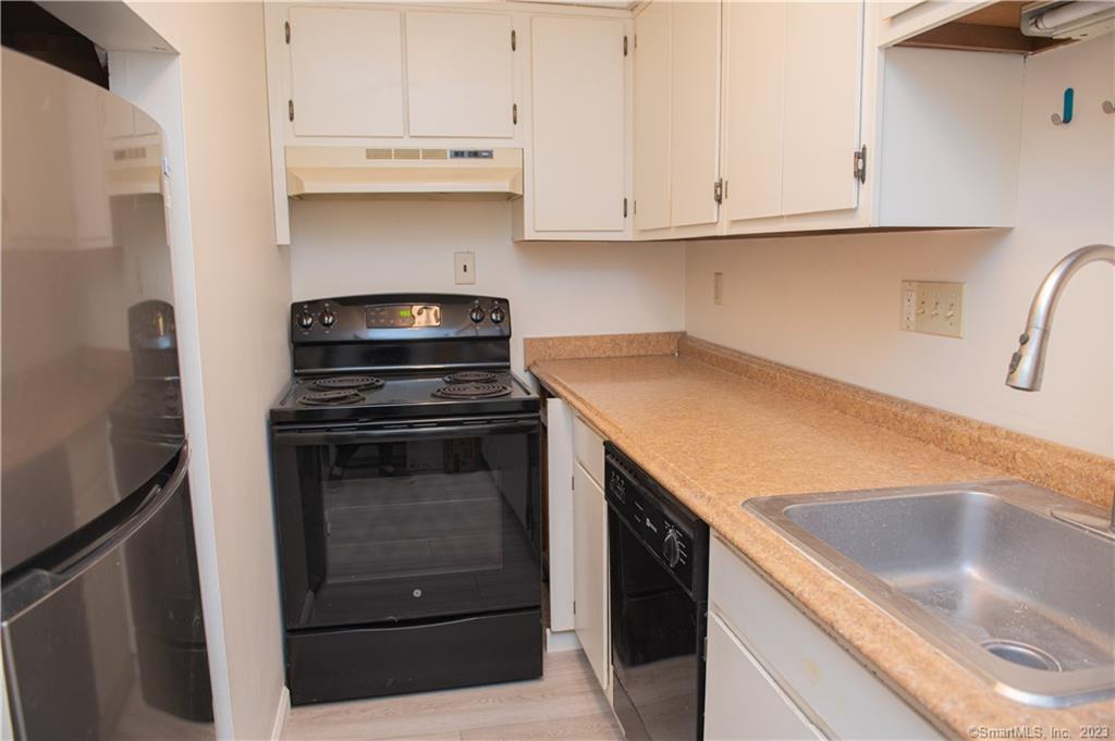 17C Hamre Lane Branford CT 06405