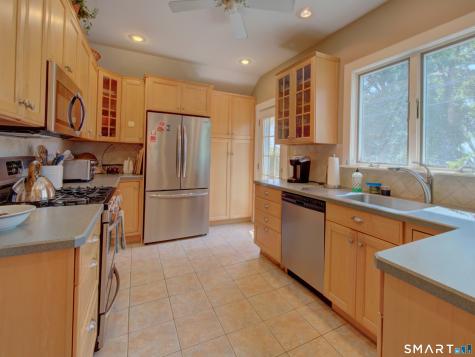 1164 Ocean Avenue New London CT 06320